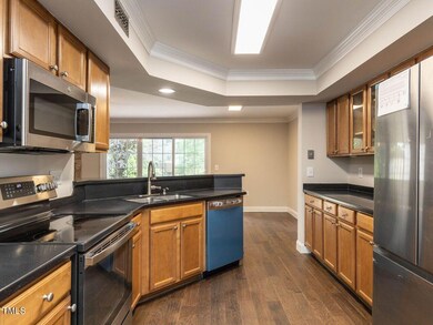 014-1280x960-kitchen-dining