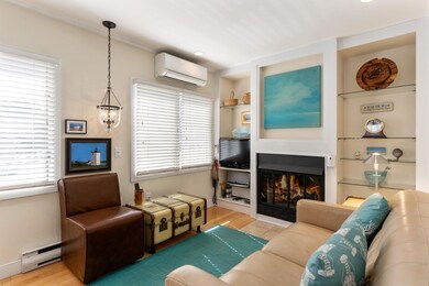 02_21AFranklin_Unit3_1_LivingRoom_Custom