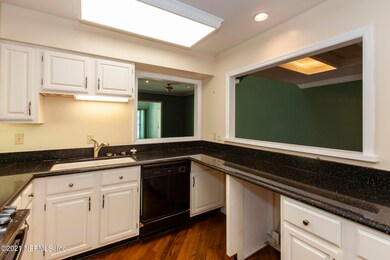 4300 Lakeside Dr unit 12, Jacksonville, FL 32210 - photo 6