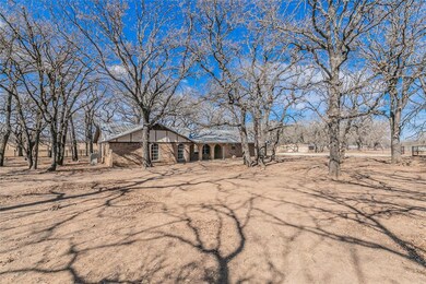 401 Trussell Dr, Springtown, TX 76082 - photo 5