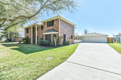 405 Regency Ct, Friendswood, TX 77546 - photo 4