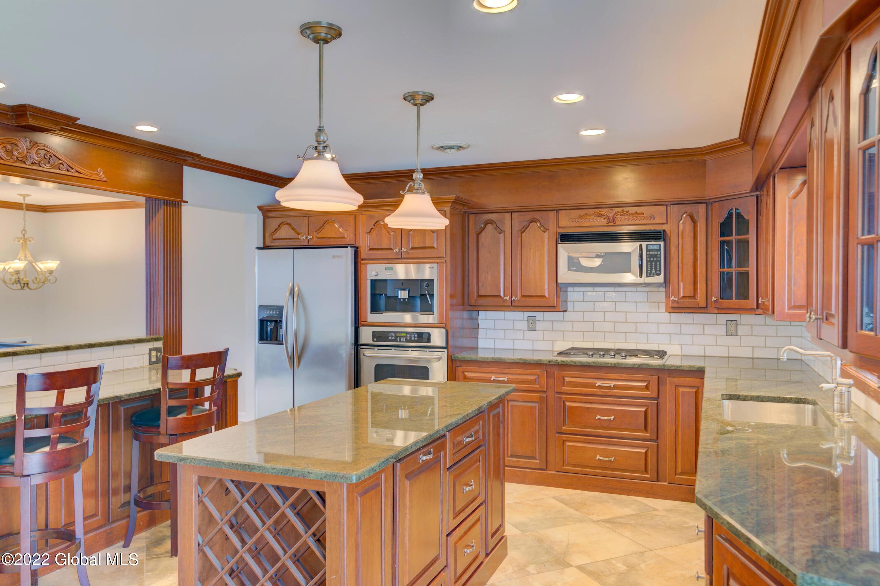 65 Beach Ave, Albany, NY 12203 - photo 6