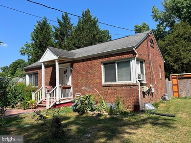 9444 Dubarry Ave, Lanham, MD 20706 - photo 4