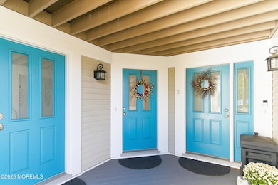 04-Resident's Entrance