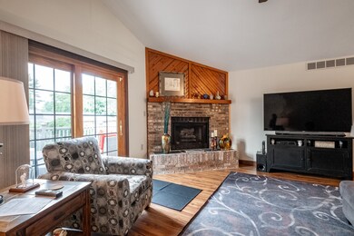 2938 Silver Fox Dr, Columbus, IN 47203 - photo 6