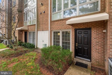 5702 Brewer House Cir unit T4, Rockville, MD 20852 - photo 2