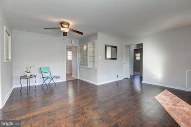 12706 Danvers Ct, Rockville, MD 20853 - photo 5