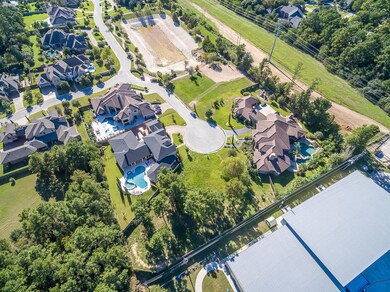 Another view of this great cul-de-sac lot.