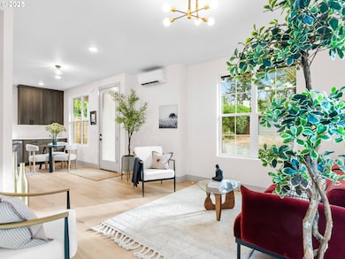 5219 SW Vacuna St, Portland, OR 97219 - photo 4