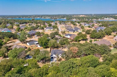 106 Comanche Dr, Gainesville, TX 76240 - photo 5