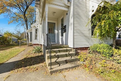 429 Pleasant St, Holyoke, MA 01040 - photo 5