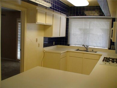 10618 Park View Cir, El Paso, TX 79935 - photo 3