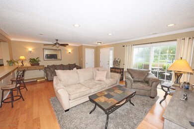 38 Phoenix Ct, Tinton Falls, NJ 07712 - photo 5