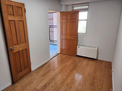 Park City 3&4 Apartments unit 9, Rego Park, NY 11374 - photo 3