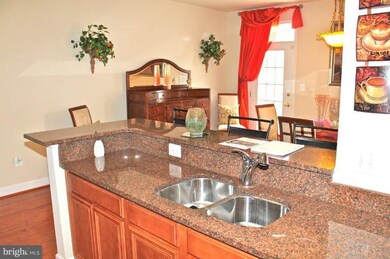 8010 Endzone Way, Hyattsville, MD 20785 - photo 6