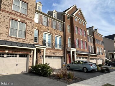 24988 Glasgow Heights Terrace, Chantilly, VA 20152 - photo 3