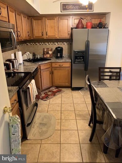 184 Bishop Dr, Aston, PA 19014 - photo 2