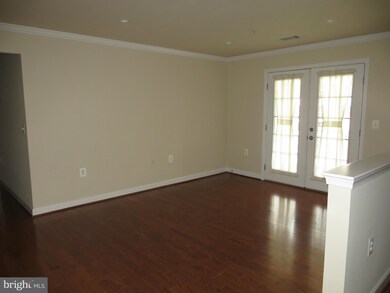 4189 S Four Mile Run Dr unit 404, Arlington, VA 22204 - photo 4