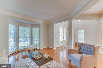 25702 S Village Dr, Chantilly, VA 20152 - photo 5
