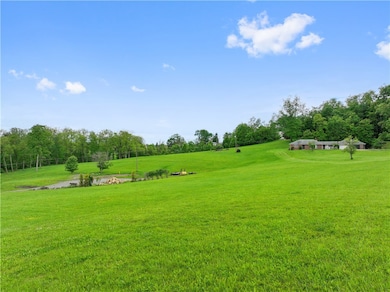 884 Linden Rd, Eighty Four, PA 15330 - photo 4