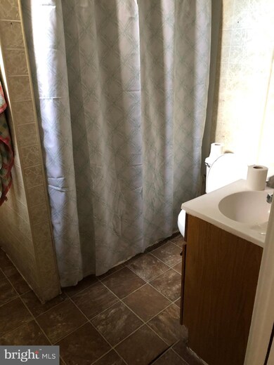 413 N 11th St, Reading, PA 19604 - photo 2