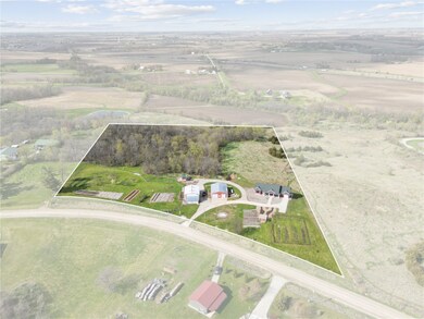 4009 Quail Ridge Rd, Center Point, IA 52213 - photo 3