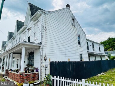 210 N 2nd St, Saint Clair, PA 17970 - photo 2