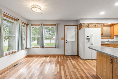 4-web-or-mls-104 E South, Nixa-13