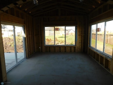 4203 Pine Pkwy S, Fargo, ND 58104 - photo 3