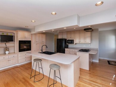 206 C Ave, Hiawatha, IA 52233 - photo 4