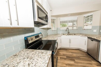 3225 N Sean-6