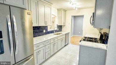 7617 Devries Dr, Lorton, VA 22079 - photo 4