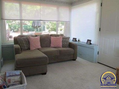 2042 SW Birchwood Ln, Topeka, KS 66604 - photo 4