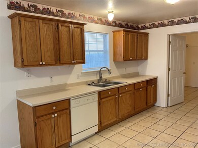 1515 S Park St, Sapulpa, OK 74066 - photo 5