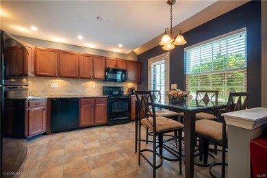 5518 Tanglewood Ln, Allentown, PA 18106 - photo 7