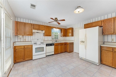 Spacious kitchen. Appliances convey.