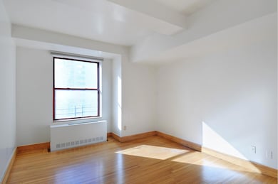 40 E 61st St unit 14-A, New York, NY 10065 - photo 4