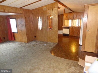 907 Kelly Dr, Mount Wolf, PA 17347 - photo 7