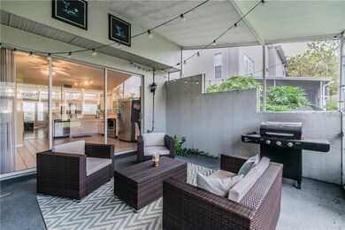 oversized lanai