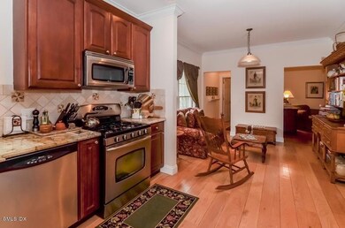 010a-Kitchen-878536-mls