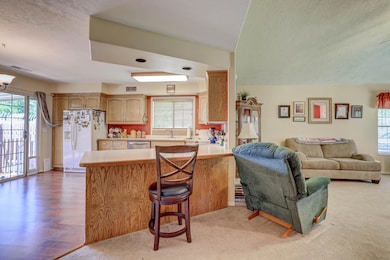 7-845 N Valley View Dr #706