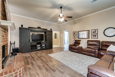 107 Montreal Dr, Hurst, TX 76054 - photo 6