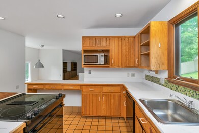 71 Long Meadow Rd, Riverside, CT 06878 - photo 4