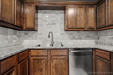 1022 Wesley Dr, Broken Arrow, OK 74012 - photo 7