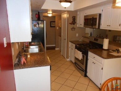 1611 1611 Leach, Kilgore, TX 75662 - photo 2