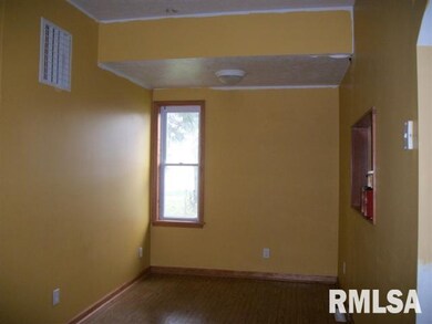 324 N Mclean St, Lincoln, IL 62656 - photo 3