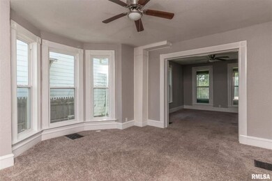 322 E 10th St, Davenport, IA 52803 - photo 5