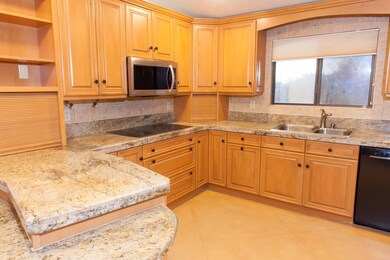 Kitchen (2)