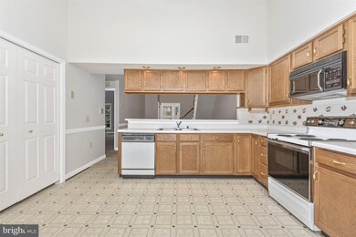 105 Charleston Ln, Frederick, MD 21702 - photo 6