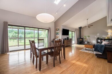 9430 Date Rd. Dining & Living Room